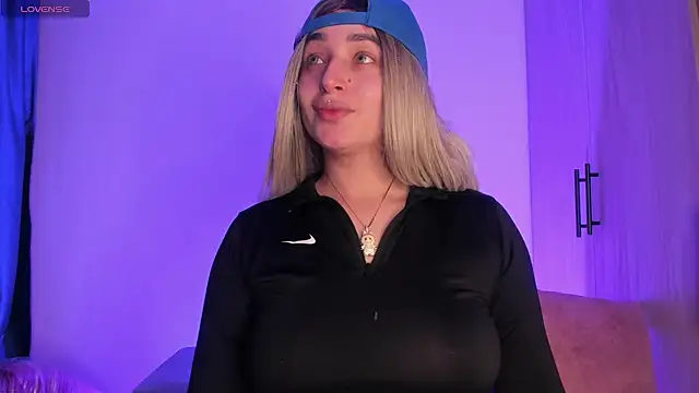 Snapshot of scarlett_Collinss chatting on November 27, 2025, 5:19 am scarlett Collinss online show from November 27, 2025, 5:19 am