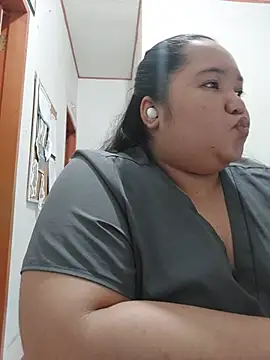 LianaCruzado online show from June 16, 2026, 3:34 pm