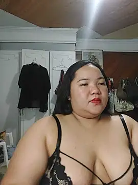 Snapshot of LianaCruzado chatting on July 6, 2026, 2:24 pm LianaCruzado online show from July 6, 2026, 2:24 pm