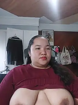 LianaCruzado online show from June 12, 2026, 9:07 am