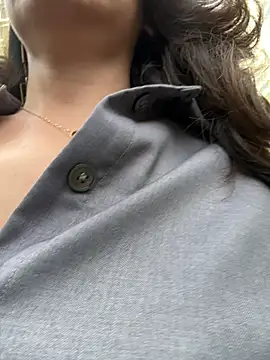 anna yngs online show from April 13, 2026, 3:10 am