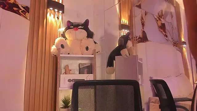 AgathaAtenea online show from November 21, 2025, 7:24 pm