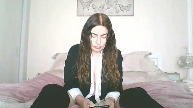 Snapshot of EllaKent chatting on February 1, 2026, 10:13 am EllaKent online show from February 1, 2026, 10:13 am