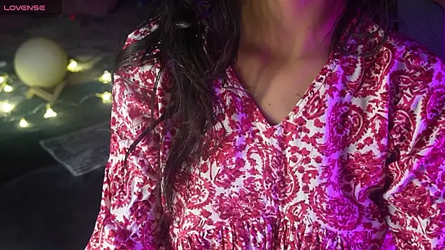 Snapshot of NidhiChandra chatting on November 3, 2025, 11:14 am NidhiChandra online show from November 3, 2025, 11:14 am