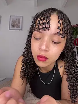 Snapshot of Yasmin777_ chatting on May 2, 2026, 8:47 pm Yasmin777 online show from May 2, 2026, 8:47 pm