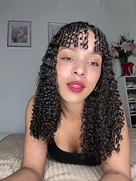 Snapshot of Yasmin777_ chatting on April 20, 2026, 12:35 am Yasmin777 online show from April 20, 2026, 12:35 am