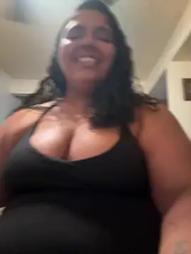 Snapshot of 1n0nlythroat chatting on June 5, 2026, 6:51 am 1n0nlythroat online show from June 5, 2026, 6:51 am