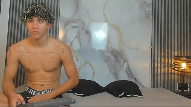 RihanandDrake online show from September 13, 2025, 3:39 am