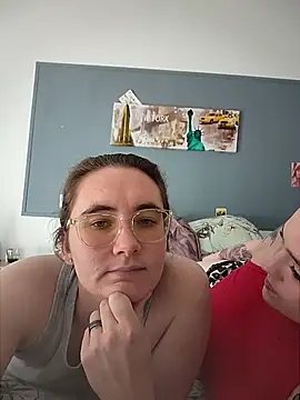 AndHerXO online show from April 15, 2026, 3:38 pm