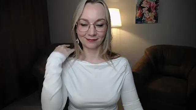 Ava Elior online show from April 1, 2026, 1:41 pm