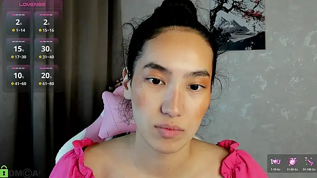 FlirtyAura online show from December 1, 2025, 4:02 am