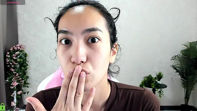 FlirtyAura online show from October 24, 2025, 1:48 am