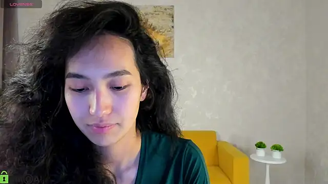 Snapshot of FlirtyAura chatting on April 27, 2026, 11:52 am FlirtyAura online show from April 27, 2026, 11:52 am