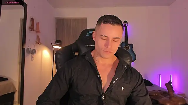 Snapshot of connorsmiith chatting on July 11, 2026, 12:38 pm connorsmiith online show from July 11, 2026, 12:38 pm