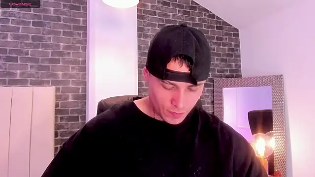 connorsmiith online show from March 24, 2026, 12:05 pm