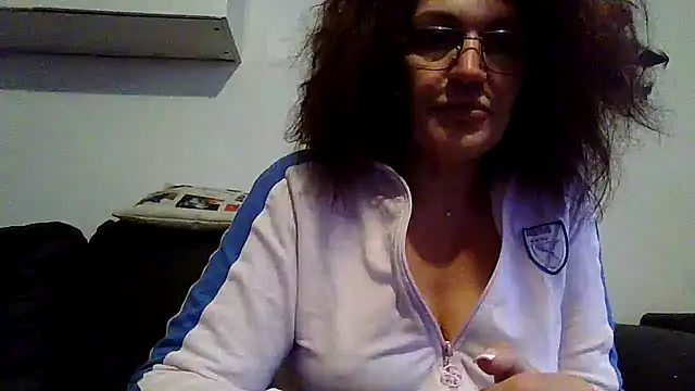 Snapshot of RubyyRosee chatting on April 22, 2026, 5:47 am RubyyRosee online show from April 22, 2026, 5:47 am