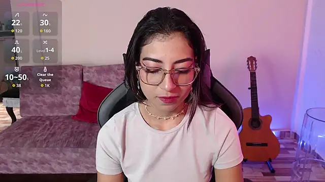 Susanahendrix online show from April 16, 2026, 6:19 pm