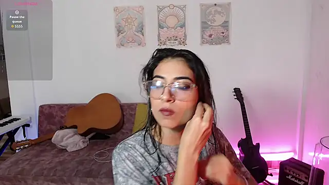 Susanahendrix online show from November 12, 2025, 6:12 pm