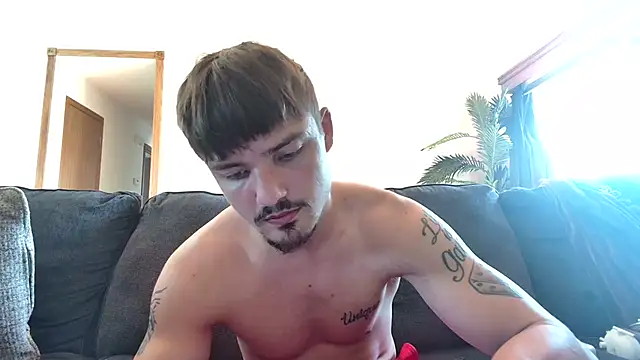 derekmontana2 online show from June 17, 2026, 10:52 pm
