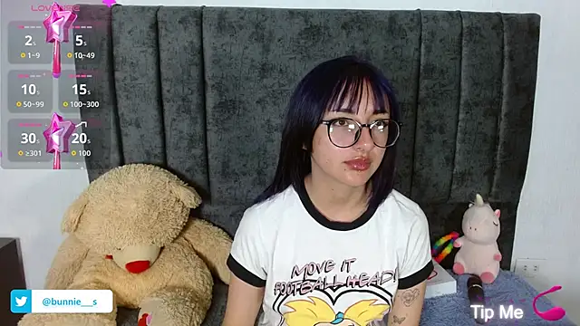 Snapshot of Littlee_Bunny_ chatting on October 2, 2025, 10:40 am Littlee Bunny online show from October 2, 2025, 10:40 am