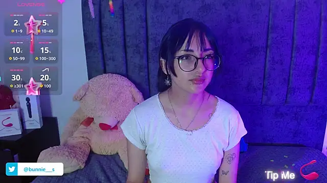 Snapshot of Littlee_Bunny_ chatting on October 9, 2025, 10:38 am Littlee Bunny online show from October 9, 2025, 10:38 am