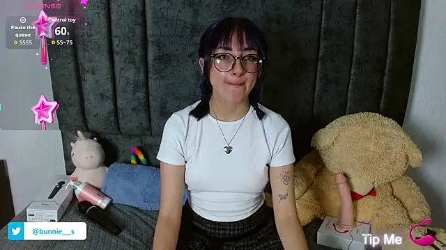 Snapshot of Littlee_Bunny_ chatting on October 7, 2025, 11:00 am Littlee Bunny online show from October 7, 2025, 11:00 am