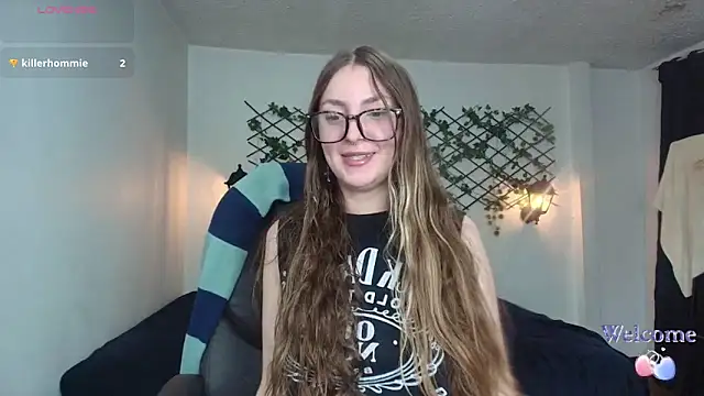 velvet  moon online show from April 5, 2026, 12:06 am