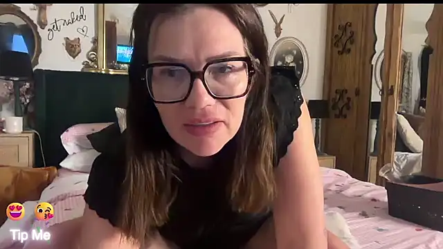 Snapshot of _Melia_ chatting on June 10, 2026, 7:37 pm Melia online show from June 10, 2026, 7:37 pm