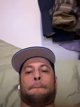 Carlosmauricio123 online show from February 1, 2026, 2:21 am