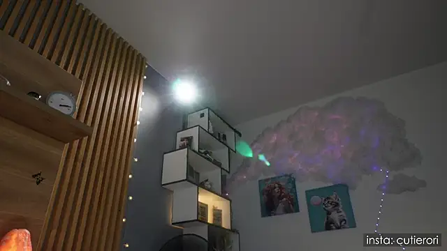 cutierori online show from November 11, 2025, 3:34 am