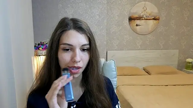 Snapshot of KellyShines chatting on June 14, 2026, 4:19 pm KellyShines online show from June 14, 2026, 4:19 pm