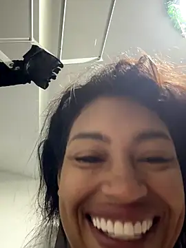 AmberMoss1 online show from December 3, 2025, 10:47 am