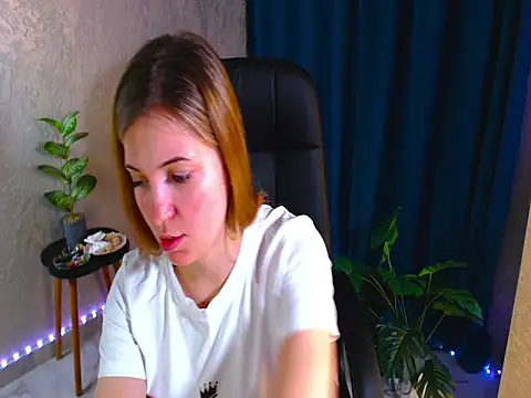 arlana klart online show from October 26, 2025, 7:42 am