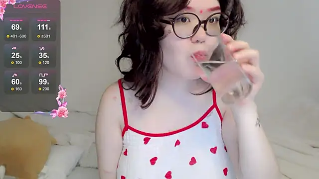 tsunade chan online show from September 24, 2025, 5:25 am