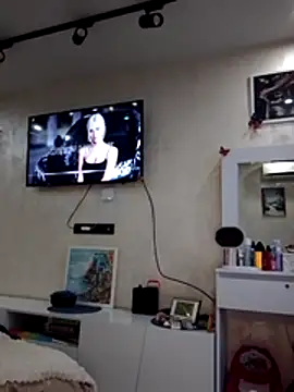 KissMiSveet online show from March 25, 2026, 3:11 pm