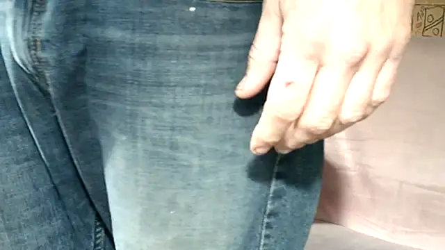 Snapshot of 2playforeplay chatting on December 14, 2025, 1:01 am 2playforeplay online show from December 14, 2025, 1:01 am