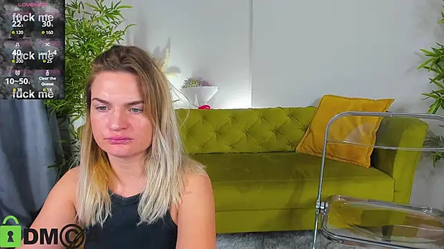 Marie Ellie online show from November 18, 2025, 1:32 am