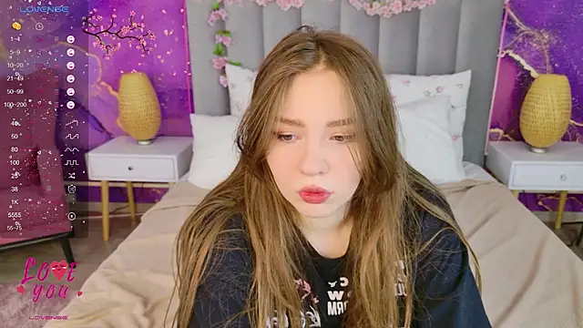 Moon  Bunny online show from February 22, 2026, 12:40 pm