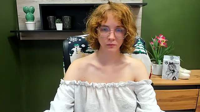 juicyPenny online show from October 1, 2025, 6:18 am