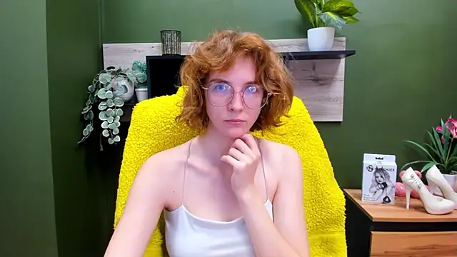 juicyPenny online show from October 16, 2025, 6:43 am