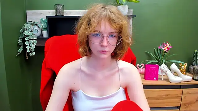 juicyPenny online show from November 5, 2025, 7:33 am