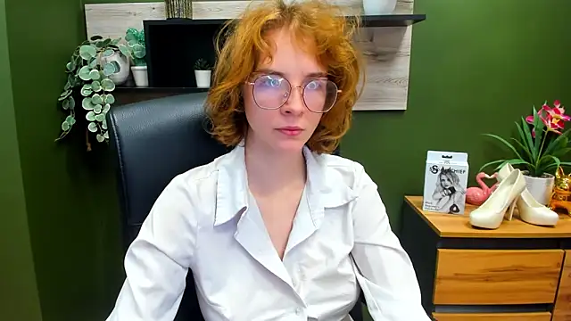 juicyPenny online show from October 13, 2025, 6:26 am