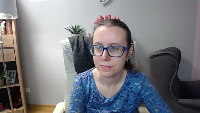 sweetxLizzy online show from April 15, 2026, 4:18 am