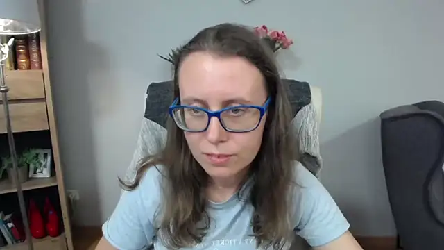 Snapshot of sweetxLizzy chatting on May 6, 2026, 4:38 am sweetxLizzy online show from May 6, 2026, 4:38 am