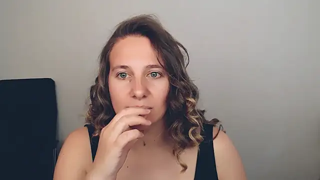 Snapshot of Darklure_ chatting on September 24, 2025, 2:12 pm Darklure online show from September 24, 2025, 2:12 pm