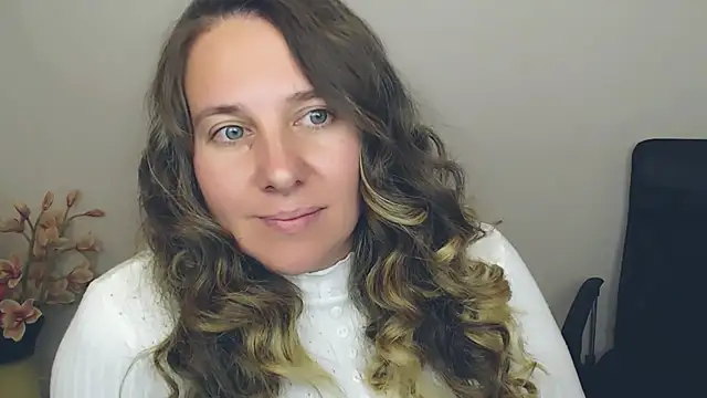 Snapshot of Darklure_ chatting on October 1, 2025, 9:29 pm Darklure online show from October 1, 2025, 9:29 pm