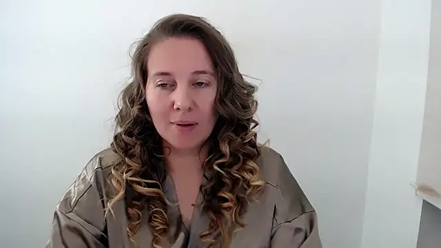 Snapshot of Darklure_ chatting on October 4, 2025, 4:41 pm Darklure online show from October 4, 2025, 4:41 pm