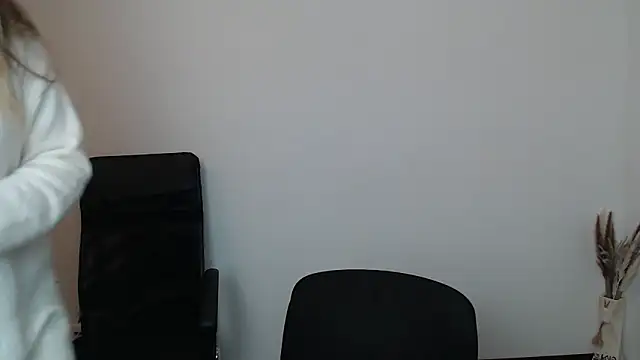 Snapshot of Darklure_ chatting on October 29, 2025, 10:20 pm Darklure online show from October 29, 2025, 10:20 pm