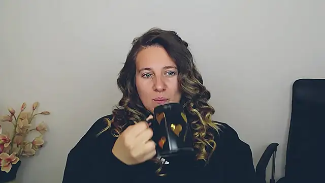 Snapshot of Darklure_ chatting on September 29, 2025, 4:01 pm Darklure online show from September 29, 2025, 4:01 pm