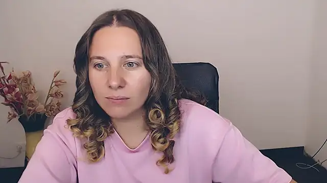 Snapshot of Darklure_ chatting on September 14, 2025, 6:08 pm Darklure online show from September 14, 2025, 6:08 pm